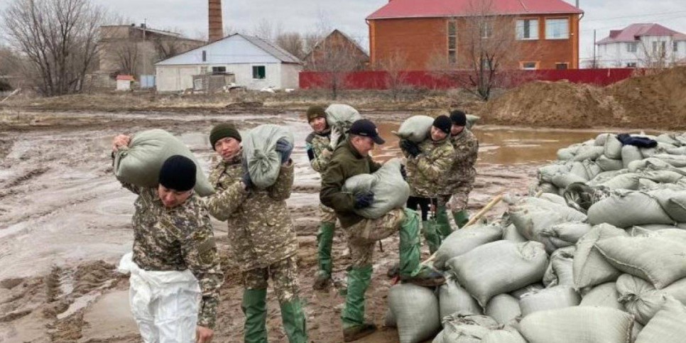 
                    Предотвратить паводки помогают военнослужащие в ЗКО
                