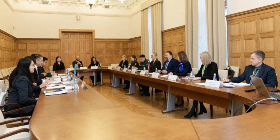 
                    Казахстанцы смогут легально работать в Латвии
                