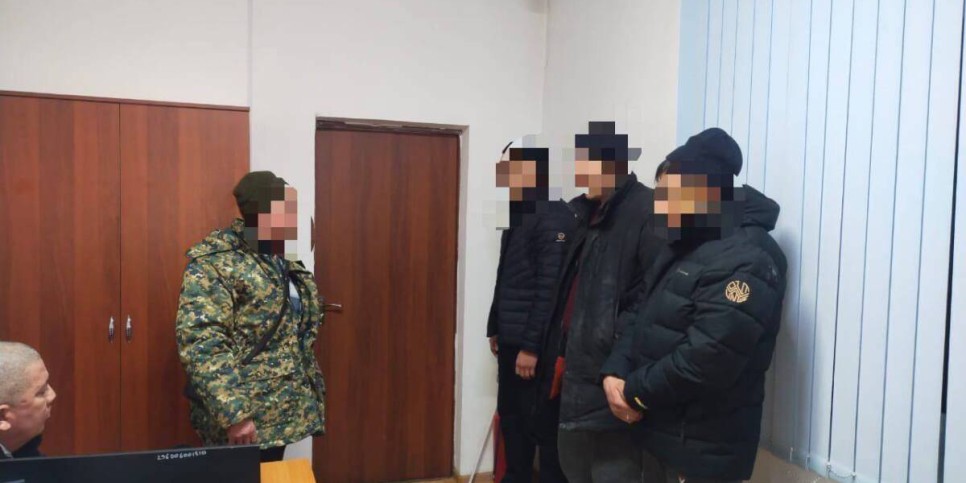
                    Сразу троих лжеполицейских поймали в области Абай
                