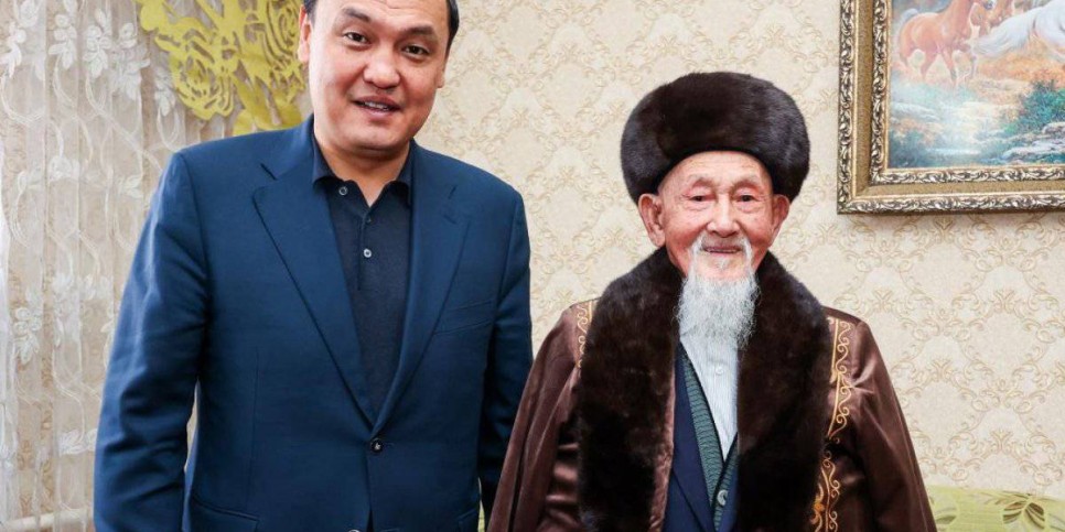
                    У 100-летнего ветерана войны Шалданбая Шанбаева 9 детей, 32 внука, 47 правнуков и 3 праправнука
                