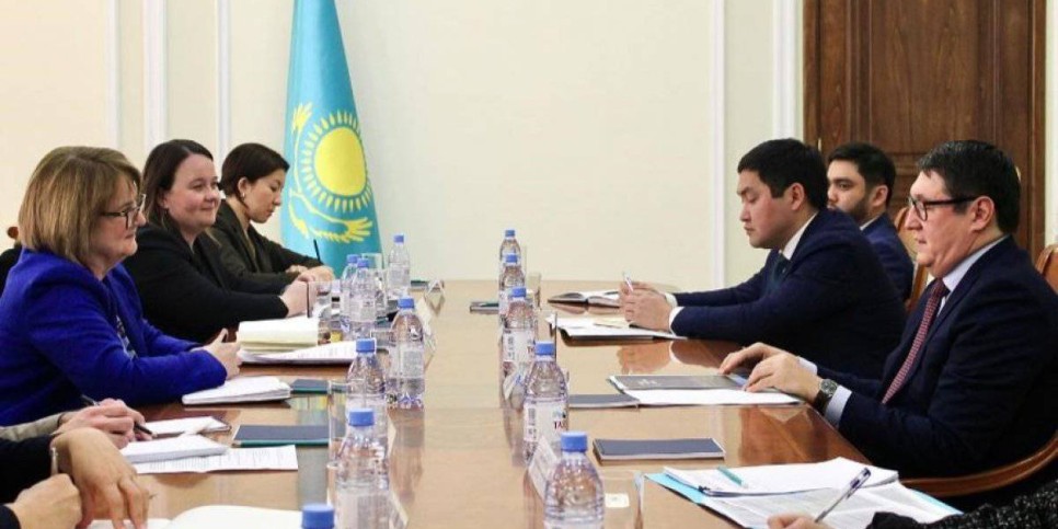 
                    Великобритания предлагает Казахстану развивать совместные проекты в ВИЭ
                