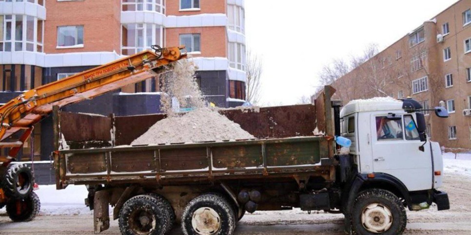 
                    За ночь из Астаны вывезли более 55 тысяч кубометров снега
                