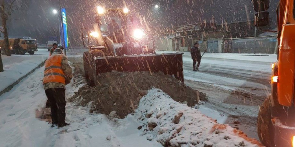 
                    В Алматы выпало 10 см снега
                