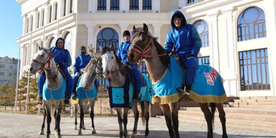 
                    Благодарность Токаеву выразили аксакалы Мангистау за поддержку статуса казахской адайской лошади
                