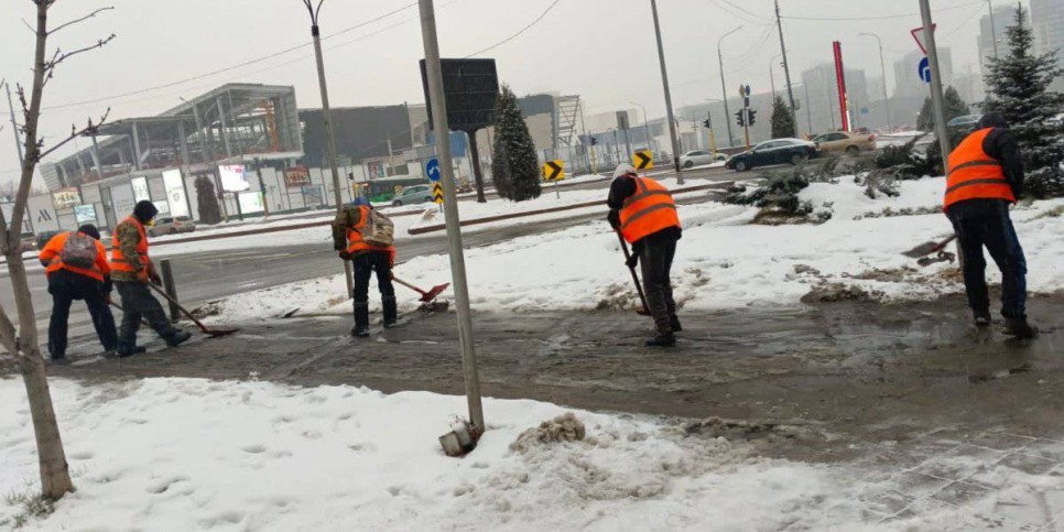 
                    Уборка снега в Алматы контролируется круглосуточно
                