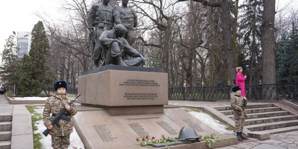 
                    В Алматы почтили память «короля Панджшера» Бориса Керимбаева
                
