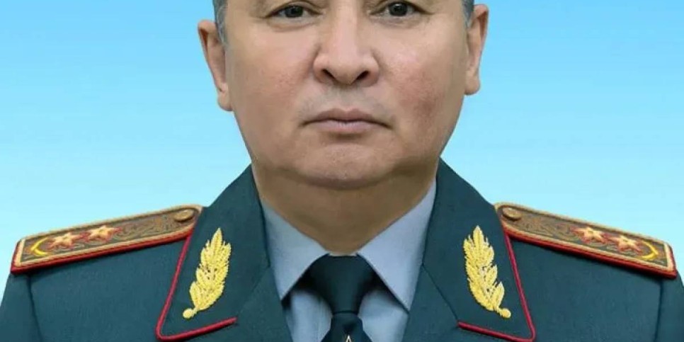 
                    Токаев распорядился освободить от должности замминистра обороны
                