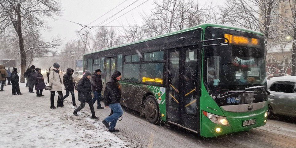 
                    Как будет работать общественный транспорт в Алматы в новогодние дни
                