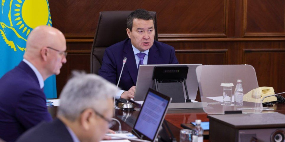 
                    Тщательно следить за качеством строительства новых школ потребовал Алихан Смаилов
                