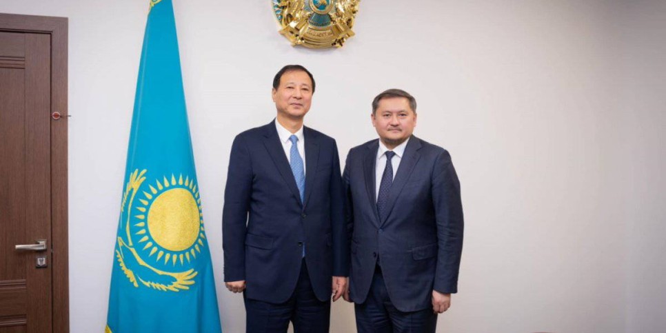 
                    Китай намерен увеличить число грантов на обучение для казахстанцев
                