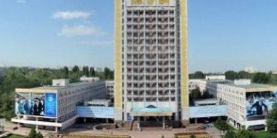 
                    Звезда востока: Казахский национальный университет имени аль-Фараби
                