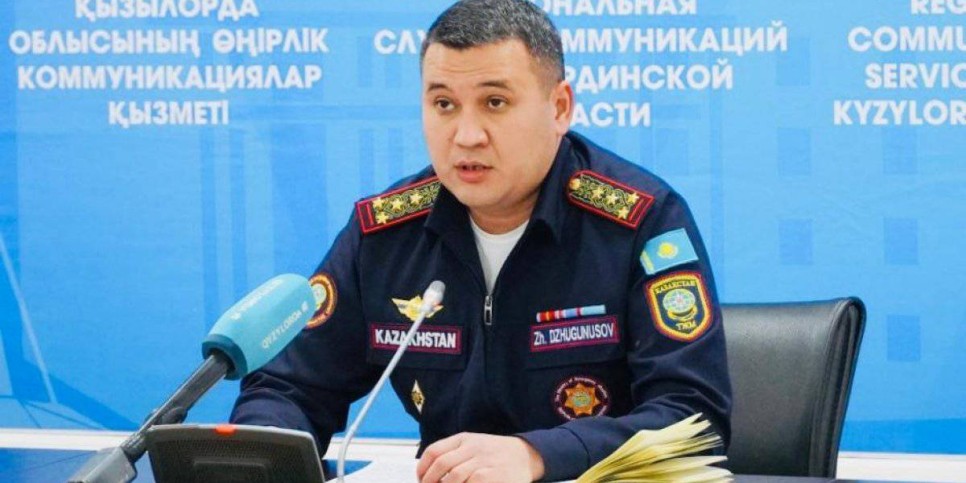 
                    Как не провалиться под лед при зимней рыбалке и охоте, рассказали спасатели
                
