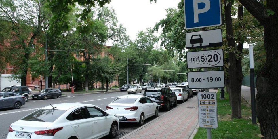 
                    В Алматы рассматривается внесение изменений и дополнений в правила организации платных парковок
                