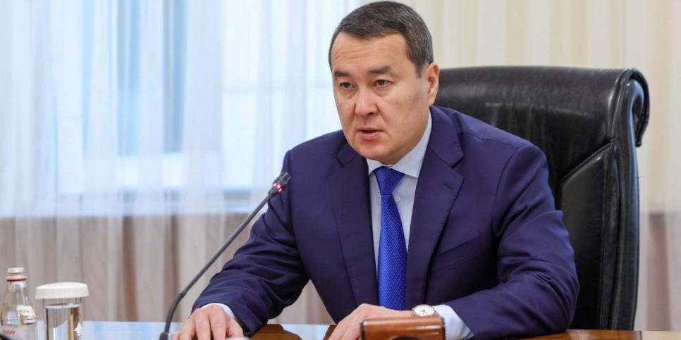 
                    Алихан Смаилов выразил соболезнования близким погибших при пожаре в Алматы
                