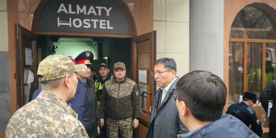 
                    Аким Алматы Ерболат Досаев посетил место происшествия
                