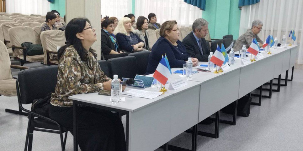 
                    В Алматы растет число школ с преподаванием французского языка
                