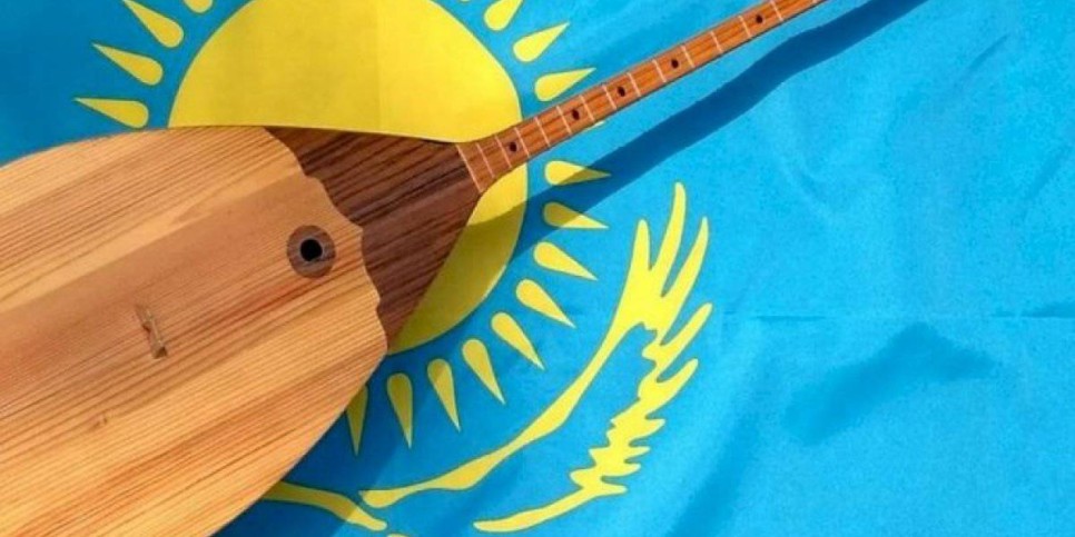 
                    Домбра становится все более популярным инструментом среди молодежи
                
