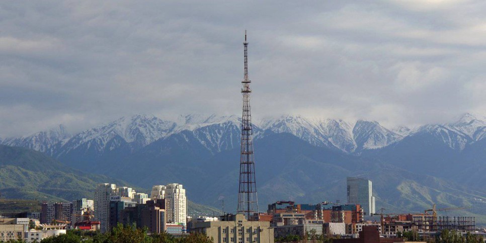 
                    Казахстанцы жалуются на интернет и сотовую связь
                