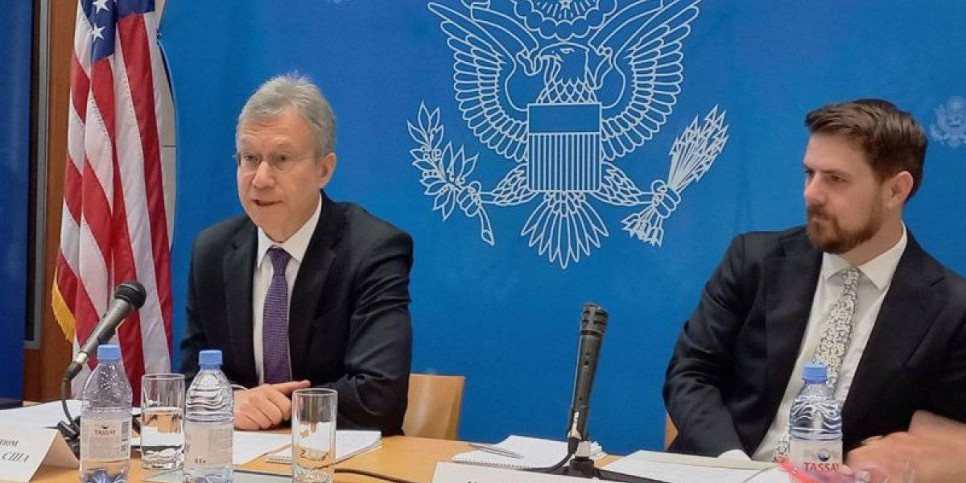 
                    Посол США высказался о хиджабах
                