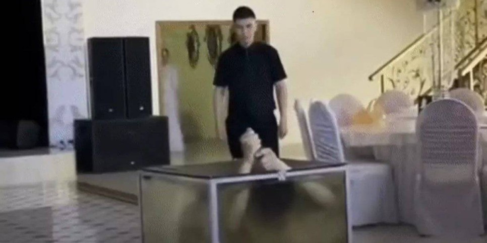 
                    Фокусник чуть не задохнулся на тое в Костанае
                