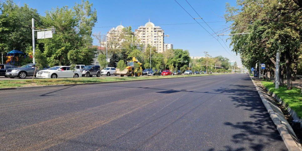 
                    Ремонт бордюров по аль-Фараби завершен
                
