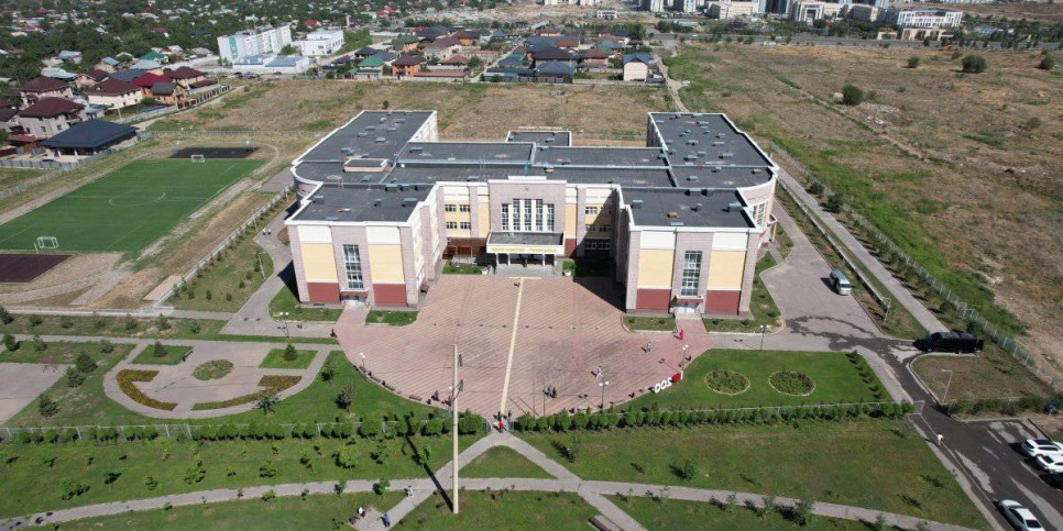 
                    Досаев проверил готовность школ к новому учебному году
                