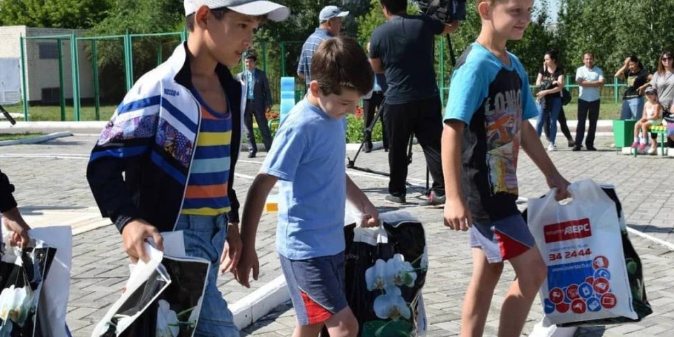 
                    «Дорога в школу»: как в Алматы помогают собрать детей к учебному году
                