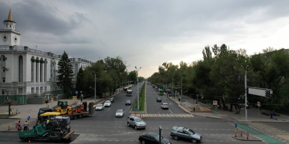 
                    Ремонт проспекта Абая в Алматы завершен раньше срока
                