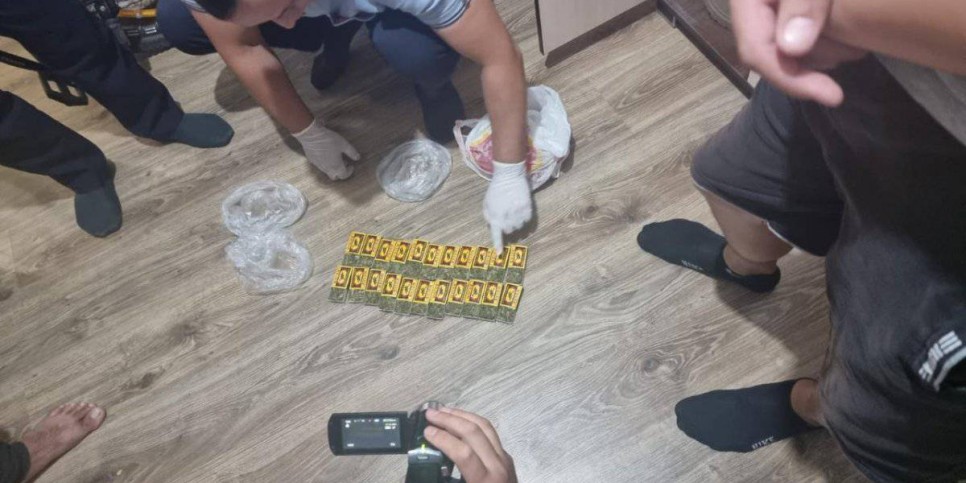 
                    Спичечные коробки с наркотиками изъяли у жителя Уральска
                