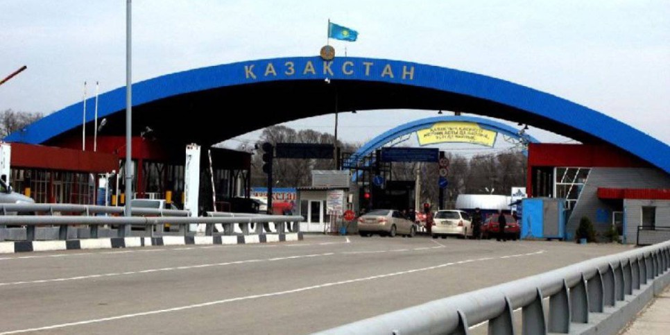 
                    Кыргызстанцы смогут находиться в Казахстане до 90 дней без регистрации
                