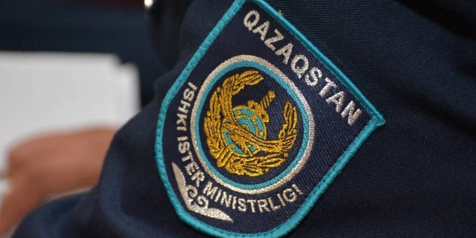 
                    Бывшего мужа сельчанки арестовали за нарушение защитного предписания
                