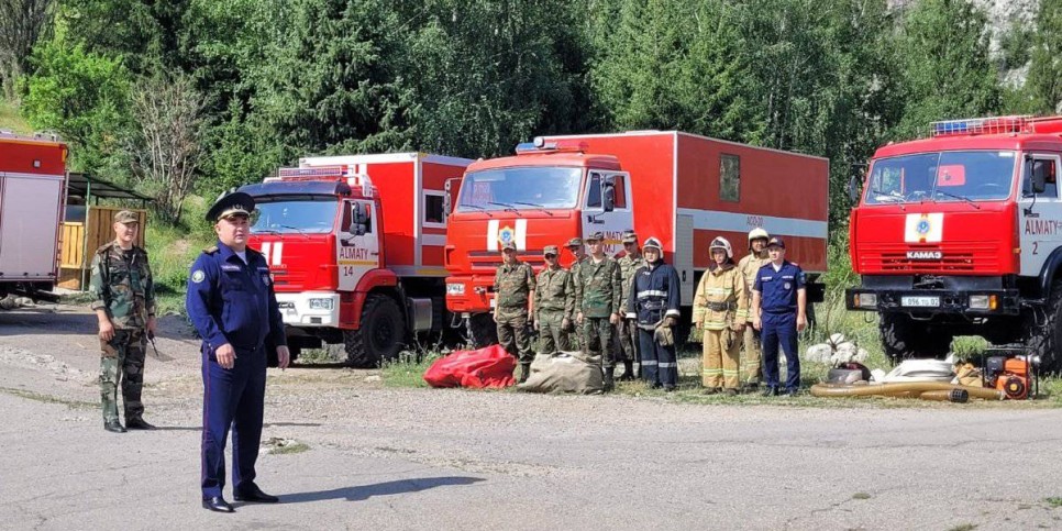 
                    Спасатели провели учения в природном парке «Медеу»
                