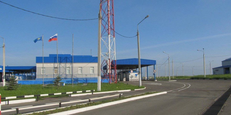 
                    Пункт пропуска на границе Казахстана и России закроют на месяц
                