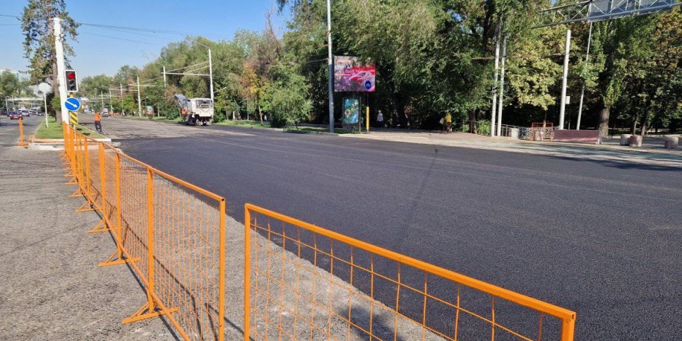 
                    Дорожные работы по проспекту Аль-Фараби в Алматы: ремонт завершен на нескольких участках
                