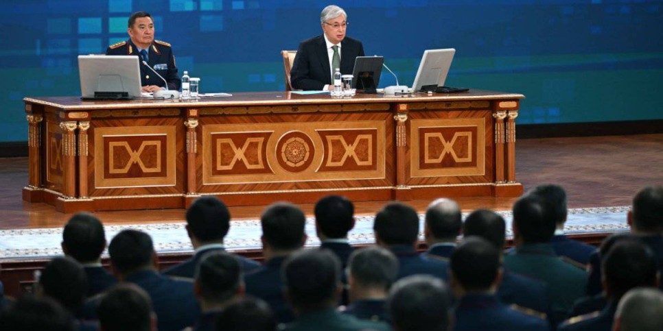 
                    Президент подчеркнул важность бескомпромиссной борьбы с организованными преступными группами
                
