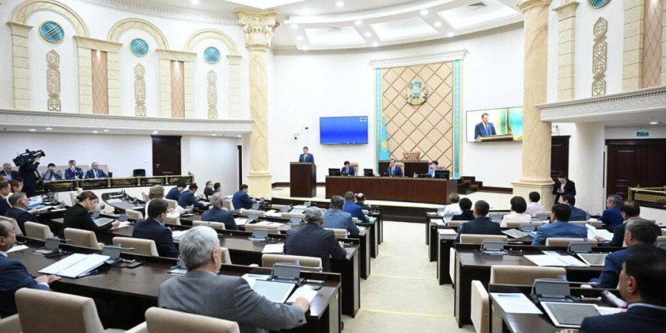 
                    Сенат одобрил законы о возврате незаконно приобретенных активов и онлайн-платформах
                