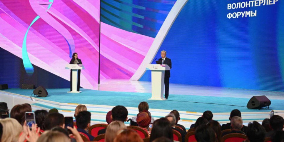 
                    Президент отметил роль волонтеров
                