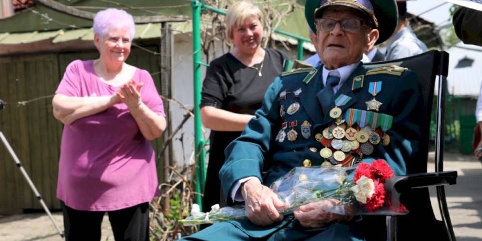 
                    Ветеран Великой Отечественной войны в Алматы отмечает 100-летний юбилей
                