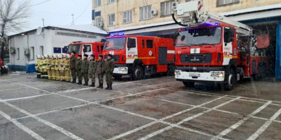 
                    Более трех тысяч казахстанских спасателей заступят на дежурство в новогоднюю ночь
                