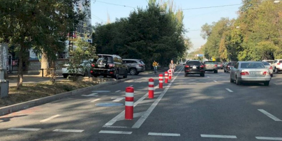 
                    В акимате объяснили, зачем убирают болларды на велодорожках в Алматы
                