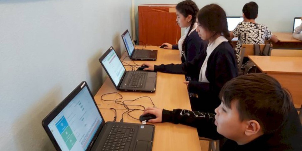 
                    Спутниковый интернет появится в отдаленных сельских школах
                
