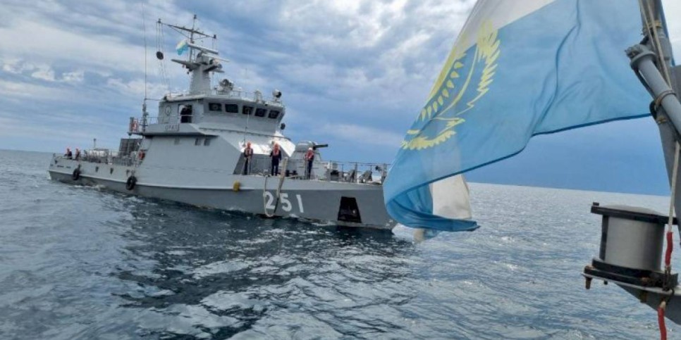 
                    Военные моряки провели поисково-спасательную операцию в Каспийском море
                