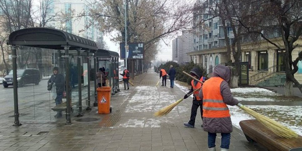 
                    В Алматы приступили к уборке снега
                