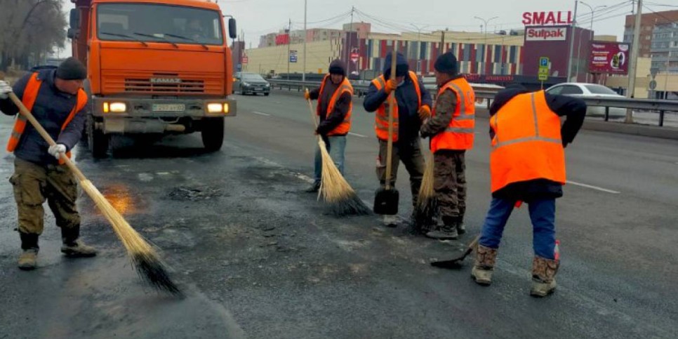 
                    Как коммунальные службы расчищали Алматы
                
