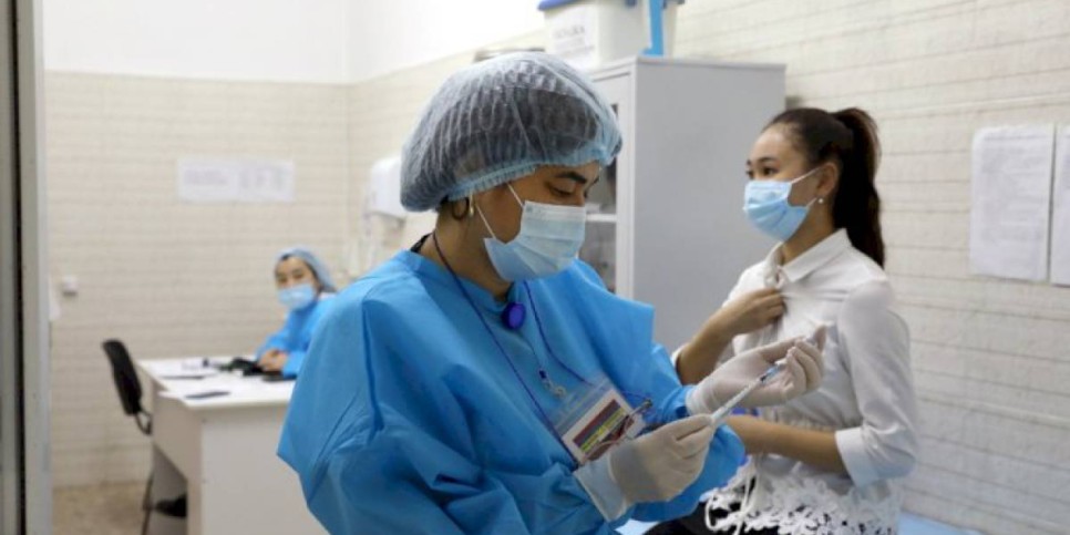 
                    537 подростков в Алматинской области привились вакциной Pfizer
                