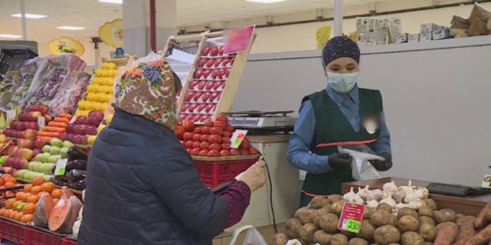 
                    Санврачи изъяли с казахстанских рынков около 4 тонн опасной продукции
                