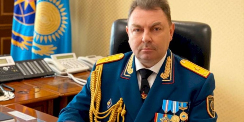 
                    Юрий Ильин поздравил сотрудников МЧС с Днем спасателя
                