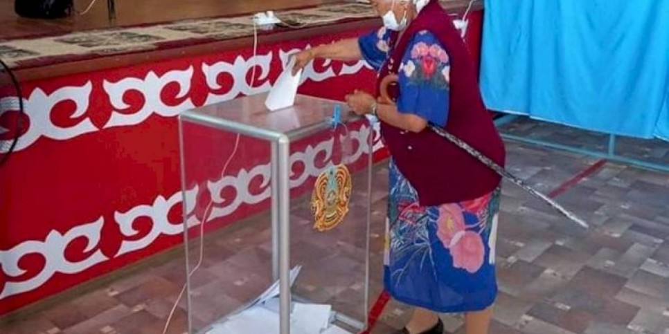 
                    В ЗКО на выборах сельских акимов фиксируется высокая явка избирателей
                