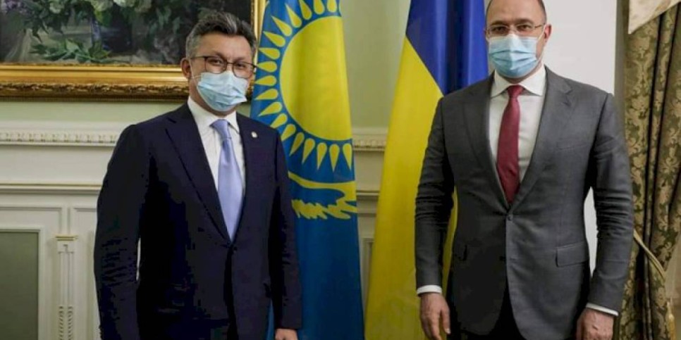 
                    Казахстан может начать поставки QazVac в Украину
                