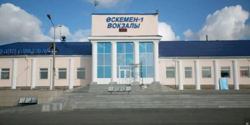 
                    Пассажирам поезда Алматы — Оскемен запретили высадку на двух станциях ВКО
                